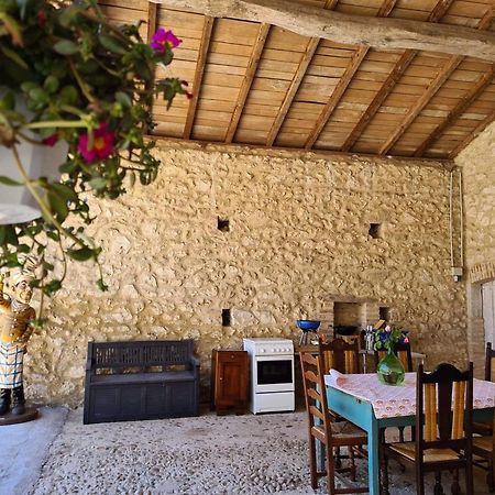 Bed and Breakfast Le Coq En Repos Saint-Sylvestre-sur-Lot Exteriér fotografie