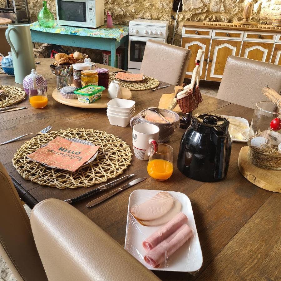 Bed and Breakfast Le Coq En Repos Saint-Sylvestre-sur-Lot Exteriér fotografie