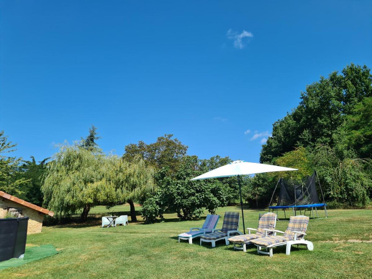 Bed and Breakfast Le Coq En Repos Saint-Sylvestre-sur-Lot Exteriér fotografie